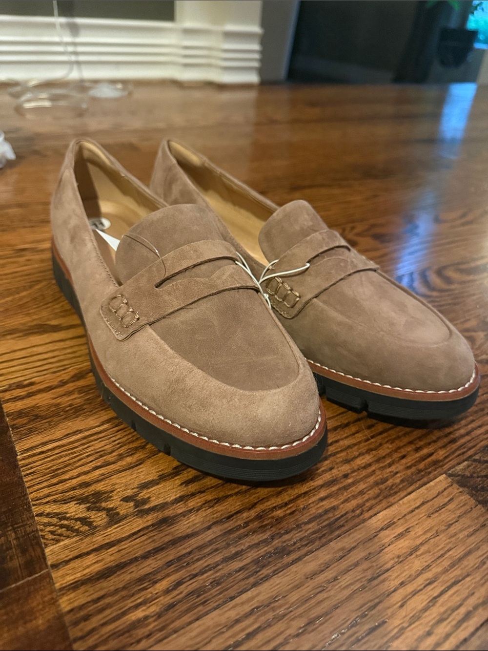 Easy Spirit Women’s Taupe Suede Penny Loafers 11 flex technology- NEW